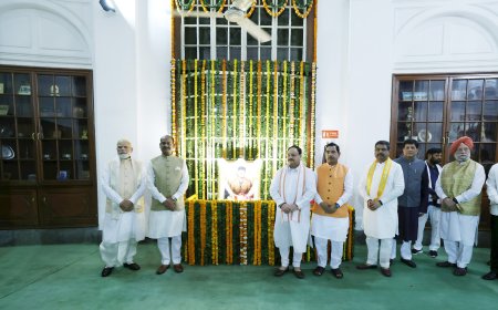 नए संसद भवन को राष्ट्र को समर्पित करने के समारोह के मौके पर प्रधानमंत्री के संबोधित किया