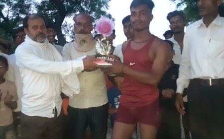 नागपंचमी के अवसर पर युवाओं ने कुश्ती में दिखाया दम खम