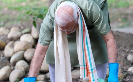 Rashtriya svchchhta  नौ लाख  से अधिक स्थानो पर  स्व्च्छता के लिए श्रमदान किया गया