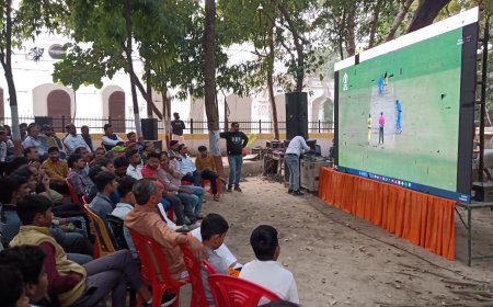 Unnao politics क्रिकेट मैच का फाइनल मुकाबला एलईडी पर दर्शकों ने सदर विधायक के साथ देखा