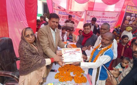 Unnao politics कोरारी कलां क्लस्टर में विकसित भारत संकल्प यात्रा