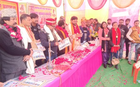 Unnao jarnlist आसीवन में पत्रकारों का सम्मान समारोह का आयोजन