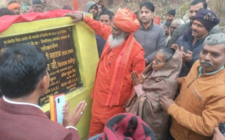 Unnao news सांसद साक्षी महाराज ने कोरारी कलां गांव में शीतकालीन चौपाल में सुनी समस्याएं