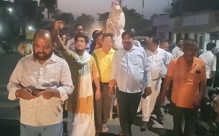 Terror attack आतंकवाद का पुतला फूका कैंडल मार्च निकाल कर श्रद्धांजली दी