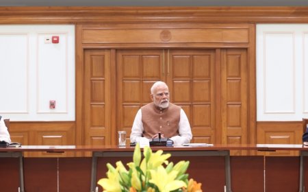 Pm Modi, गलत सूचना फर्जी खबरों पर कड़ी कार्रवाई प्रधानमंत्री ने बैठक में की समीक्षा