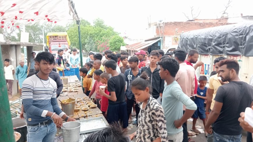 Unnao news गुलाबखेडा गांव में बरमबाबा भंडारे का आयोजन किया गया