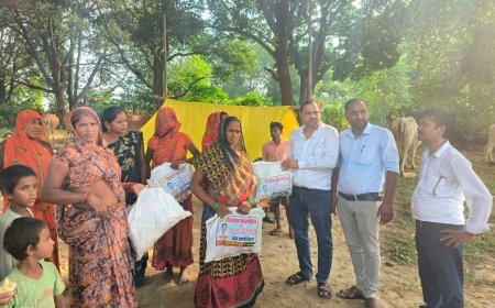 Unnao flood बाढ़ पीडितों की मदद को आये संगठन