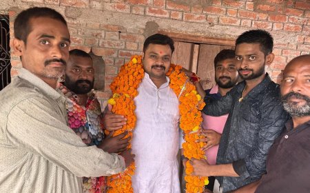 Unnao politics अविचल शुक्ला ने गांव का दौरा किया भव्य स्वागत