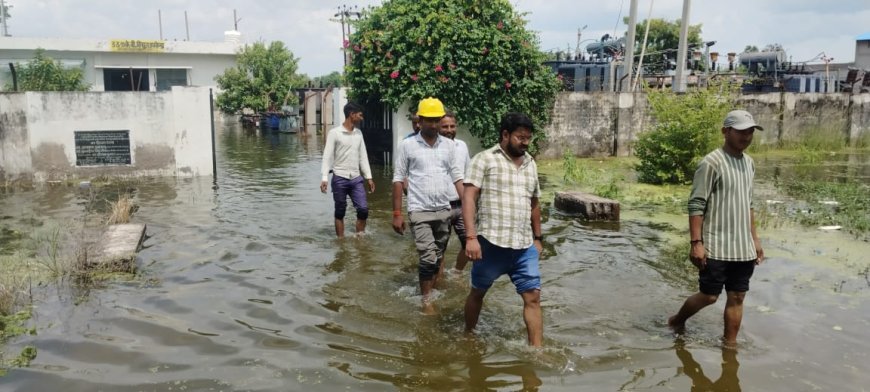 Unnao barh पावर हाउस में घुसा बाढ़ का पानी बिजली सप्लाई ढप
