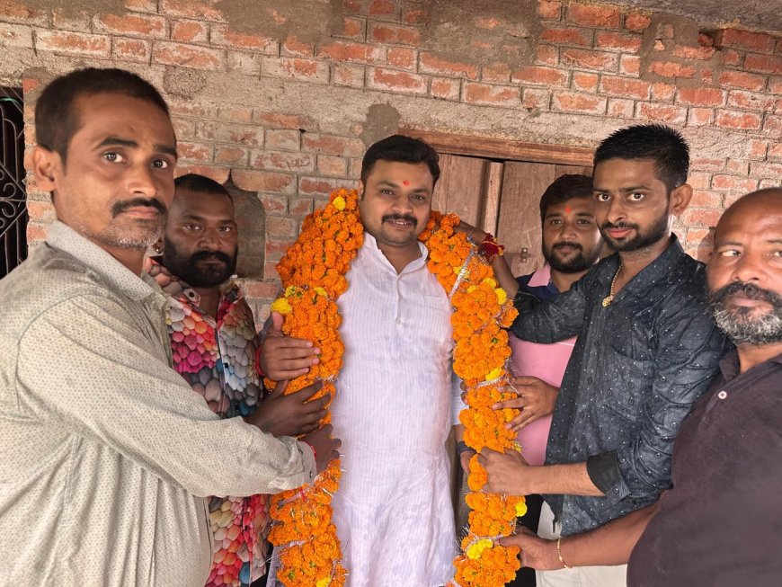 Unnao politics अविचल शुक्ला ने गांव का दौरा किया भव्य स्वागत