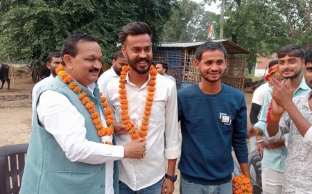 Unnao politics सपा प्रदेश सचिव गिरधारी लाल लोधी का उन्नाव आगमन, गांव-गांव में लगा PDA जनचौपाल — हुआ भव्य स्वागत