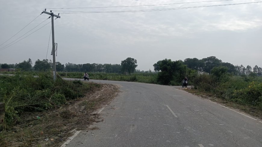 Unnao pwd सड़क की पटरी का सफाई काम शुरु लोगों को मिला खुला रास्ता