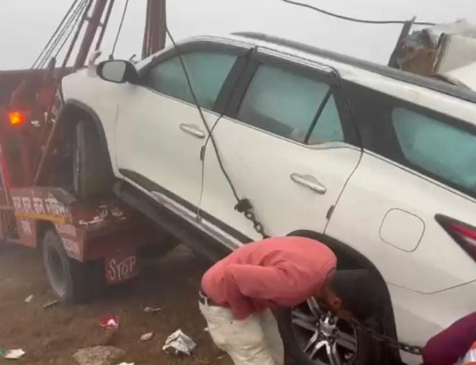 Unnao accident एक्सप्रेस वे पर कोहरा बन रहा यमराज