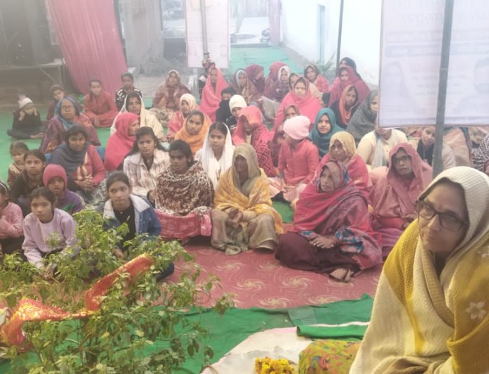 छठवें दिन श्री राम कथा में माता कैकेयी द्वाराप्रभु के वनगमन के वरदान देने कथा सुन श्रोता नही रोक पाए आंशू