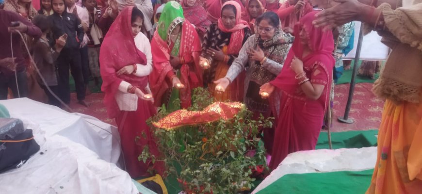 पंचम दिवसीय श्री राम कथा में सीता विवाह की मनमोहक कथा सुन उत्साहित हुए दर्शक