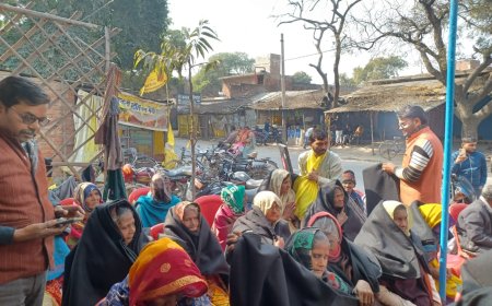 परियर में मकर संक्रांति पर कंबल वितरण व खिचड़ी भोज का कार्यक्रम संपन्न