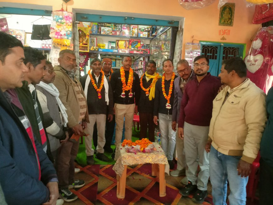 Unnao Lodhi रक्षा व प्रसाशनिक सेवाओं में चयनित युवकों का सम्मान समारोह